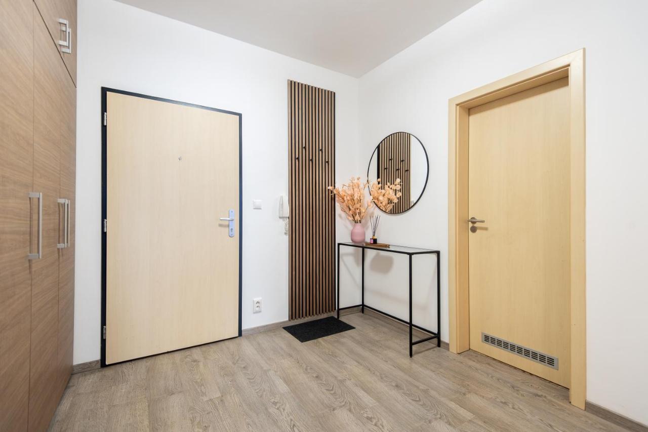Nova Karolina Apartment 俄斯特拉发 外观 照片