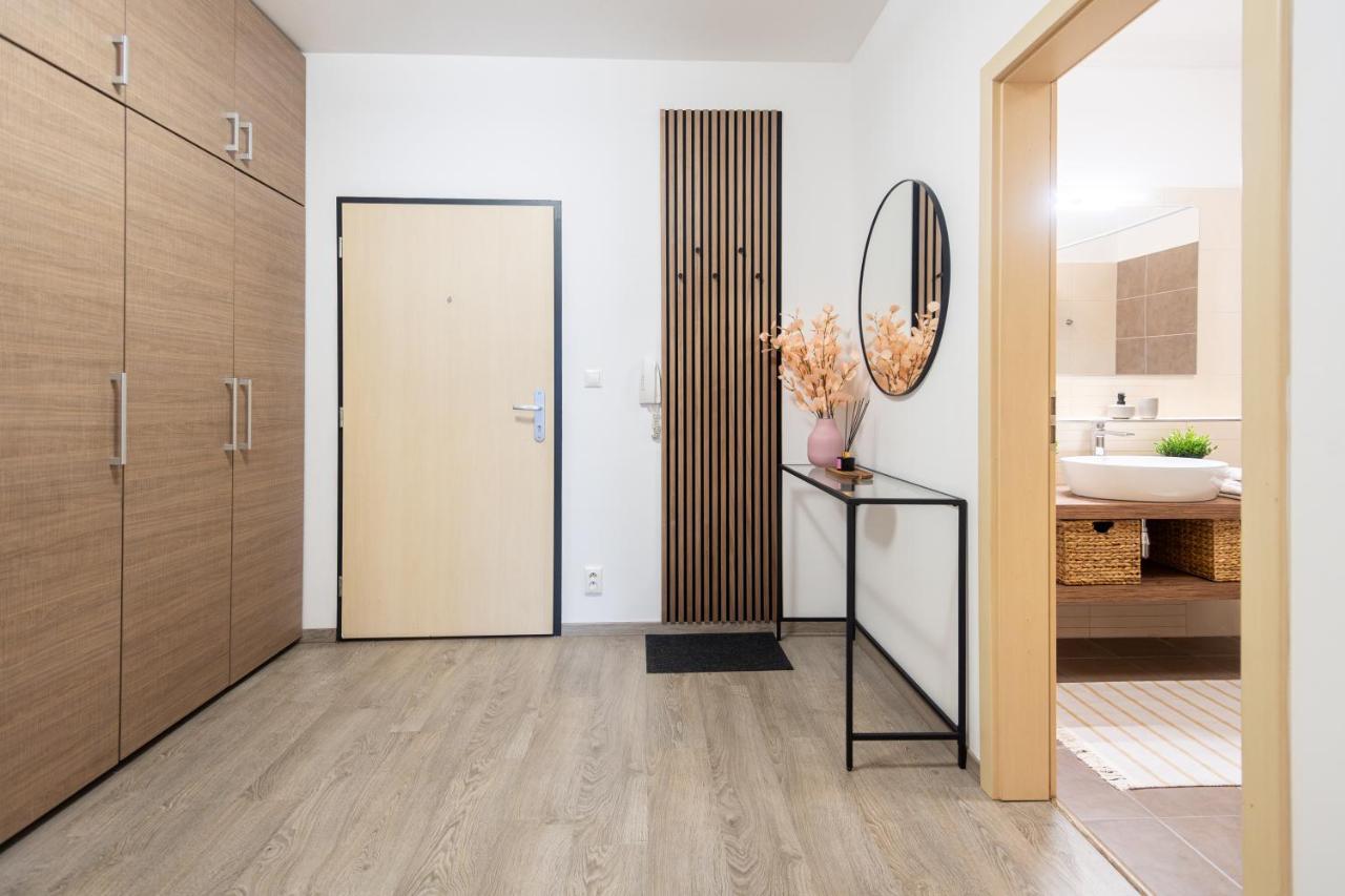 Nova Karolina Apartment 俄斯特拉发 外观 照片